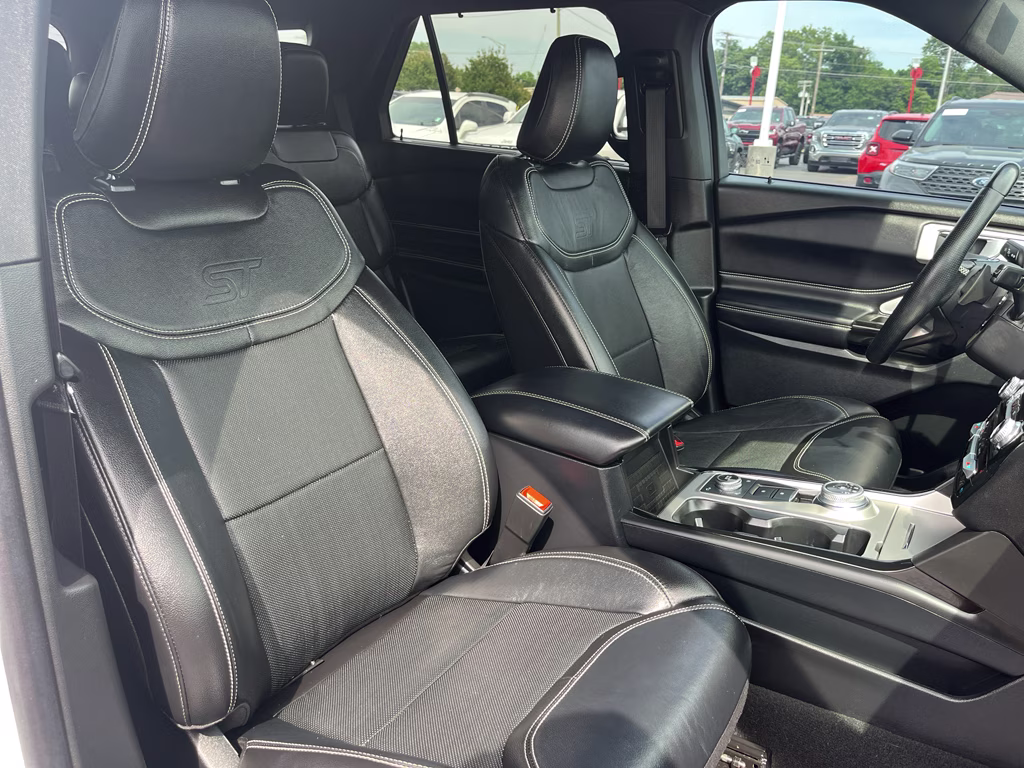 2021 Star White Metallic Tri-Coat Ford Explorer ST 4X4 SUV