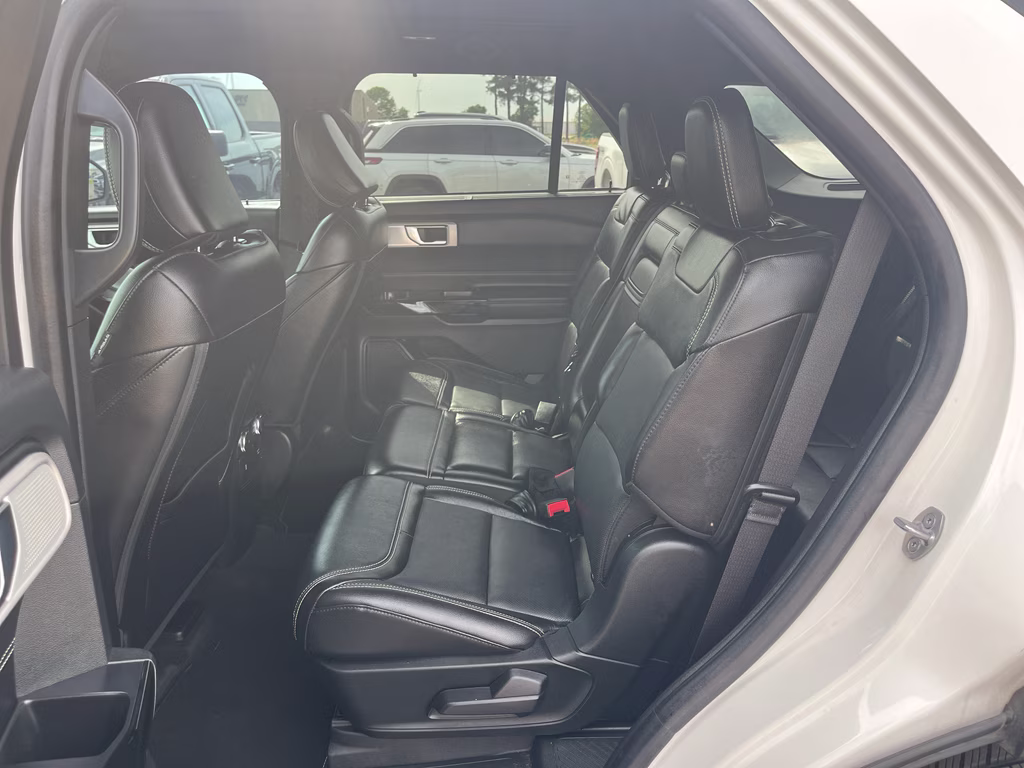2021 Star White Metallic Tri-Coat Ford Explorer ST 4X4 SUV