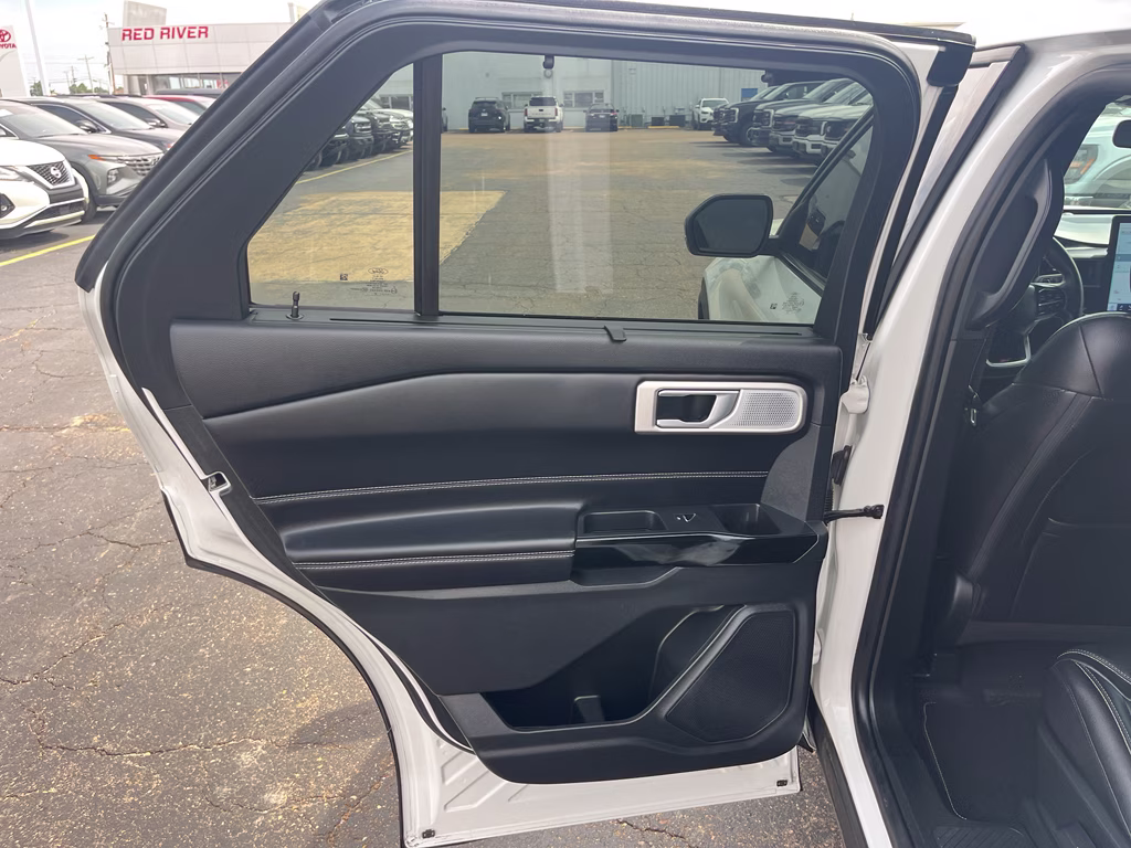 2021 Star White Metallic Tri-Coat Ford Explorer ST 4X4 SUV
