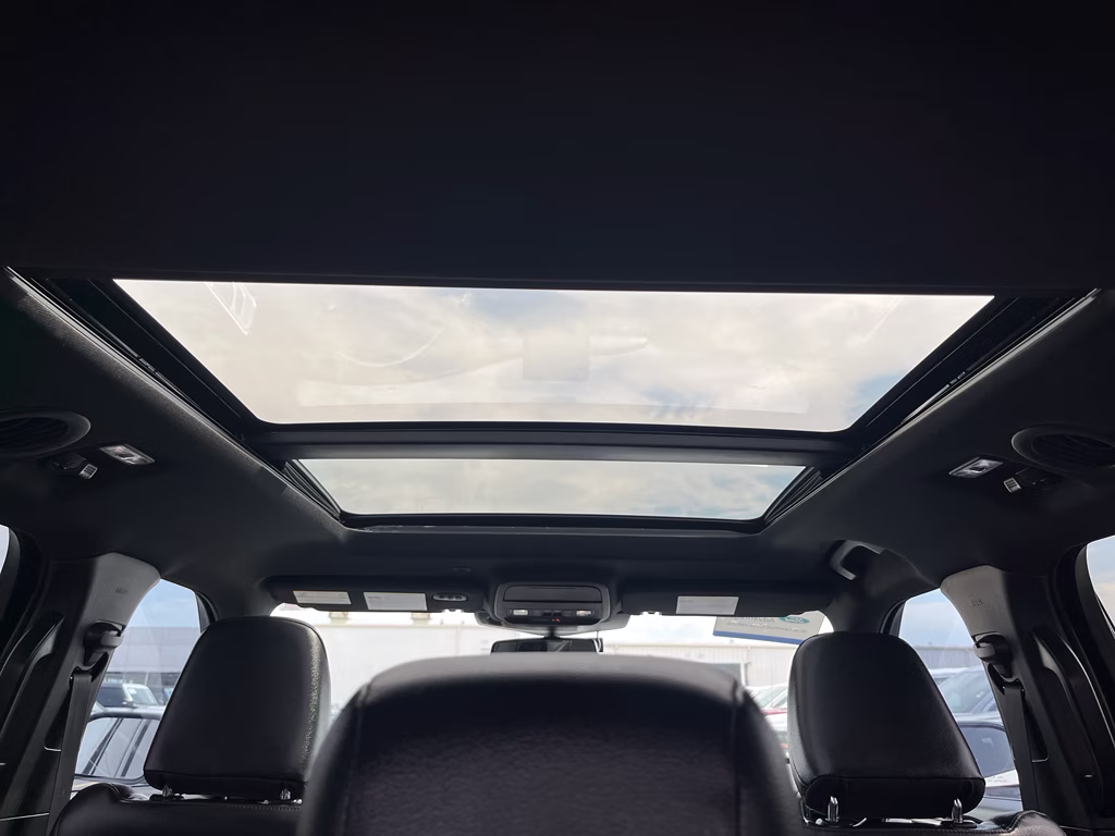 2021 Star White Metallic Tri-Coat Ford Explorer ST 4X4 SUV