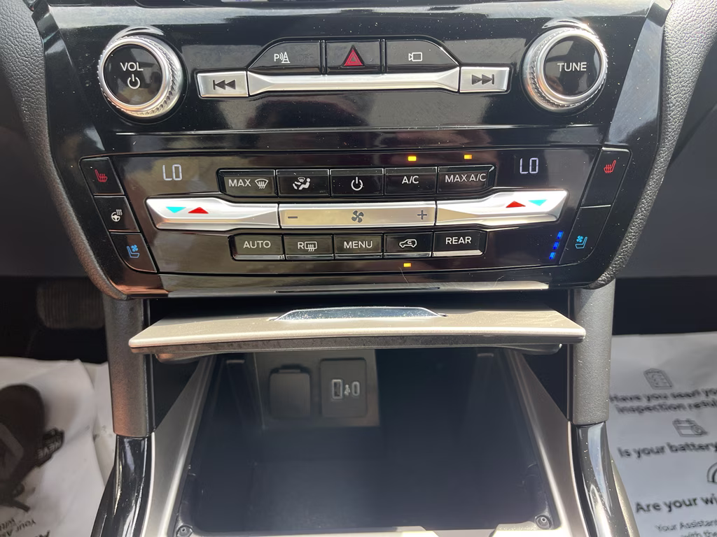 2021 Star White Metallic Tri-Coat Ford Explorer ST 4X4 SUV