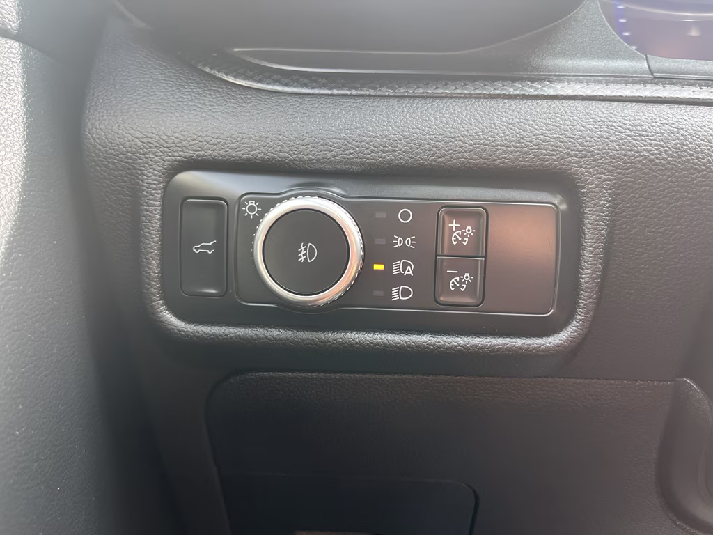 2021 Star White Metallic Tri-Coat Ford Explorer ST 4X4 SUV