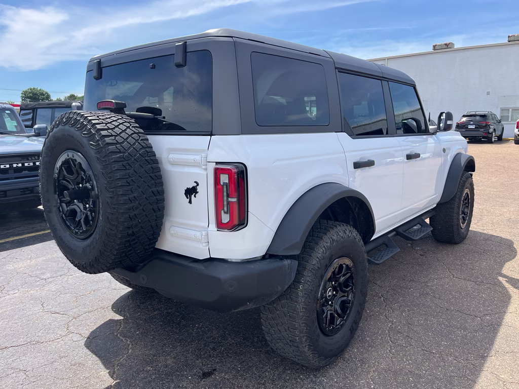 2024 Oxford White Ford Bronco Wildtrak 4X4 SUV