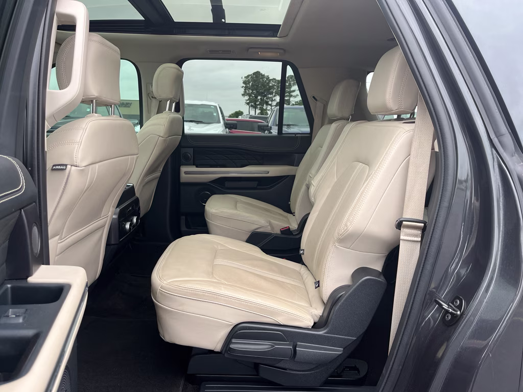 2022 Dark Matter Metallic Ford Expedition Max Platinum 4X4 SUV