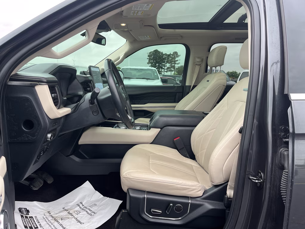 2022 Dark Matter Metallic Ford Expedition Max Platinum 4X4 SUV