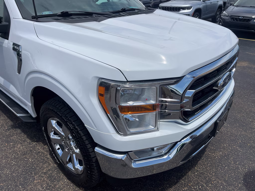2022 Oxford White Ford F-150 XLT 4X4 Truck