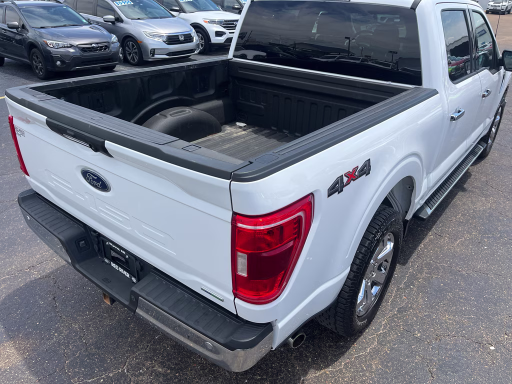 2022 Oxford White Ford F-150 XLT 4X4 Truck