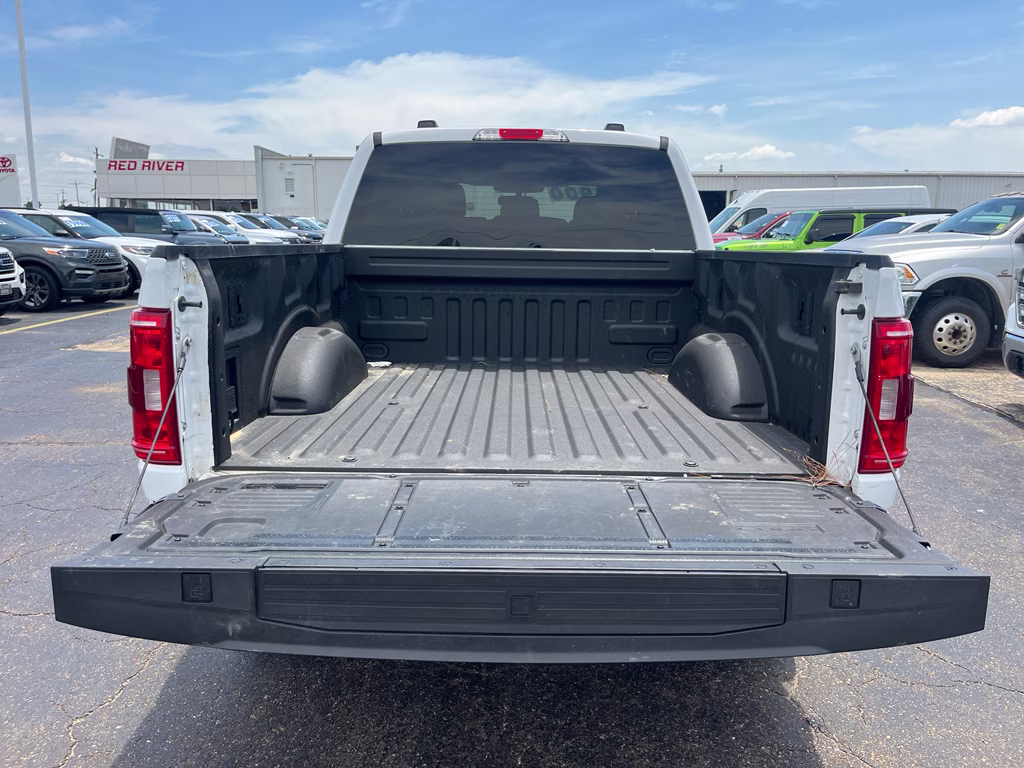 2022 Oxford White Ford F-150 XLT 4X4 Truck