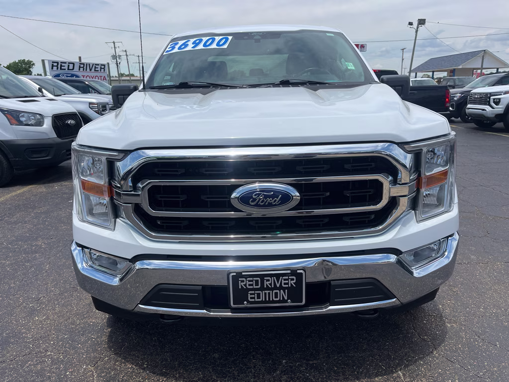 2022 Oxford White Ford F-150 XLT 4X4 Truck