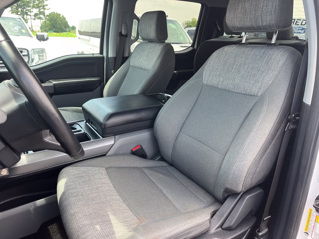 2022 Oxford White Ford F-150 XLT 4X4 Truck