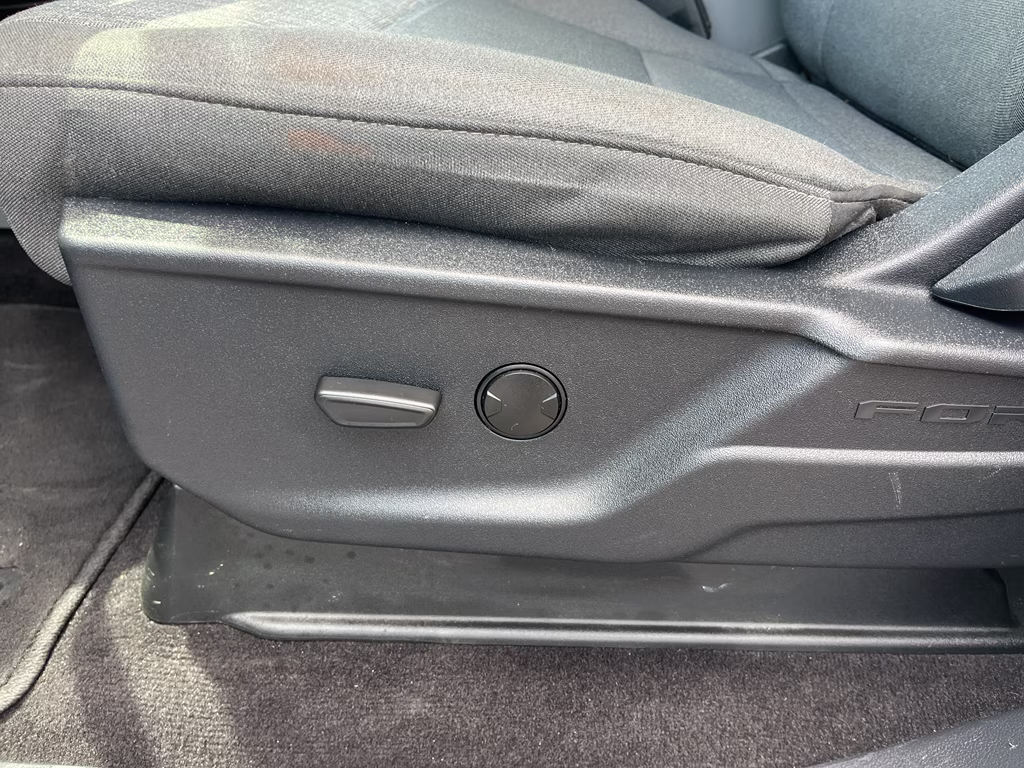 2022 Oxford White Ford F-150 XLT 4X4 Truck