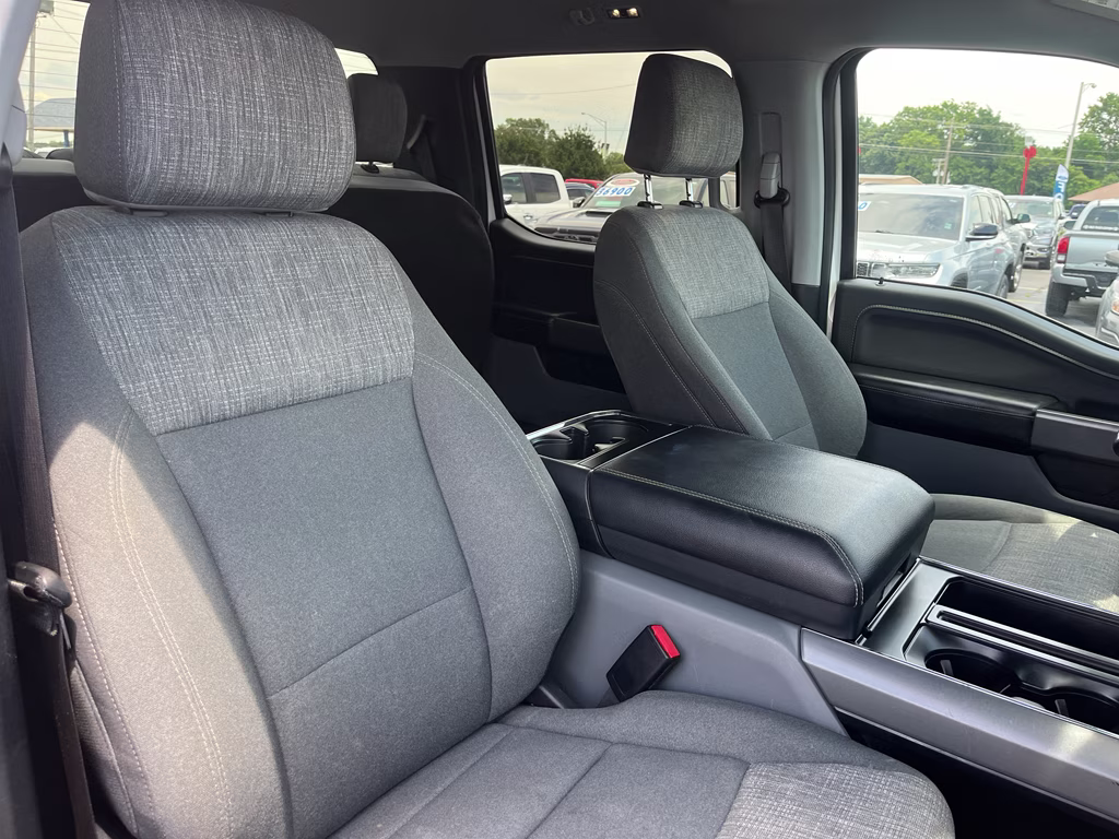 2022 Oxford White Ford F-150 XLT 4X4 Truck