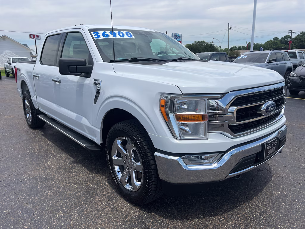 2022 Oxford White Ford F-150 XLT 4X4 Truck