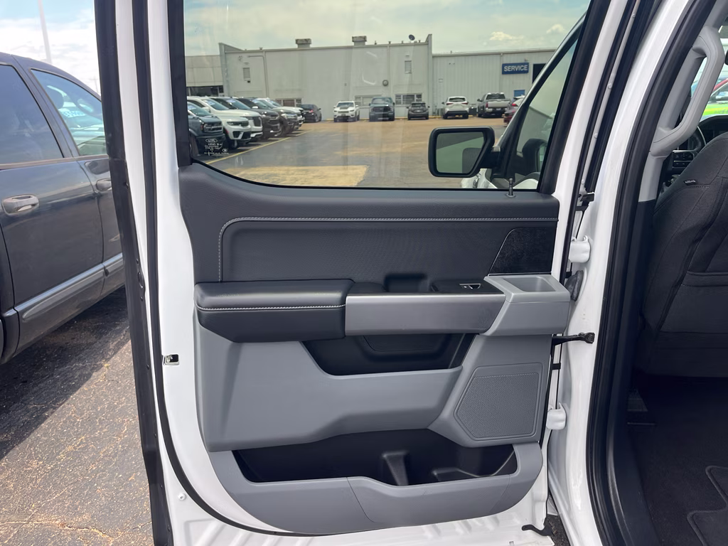 2022 Oxford White Ford F-150 XLT 4X4 Truck