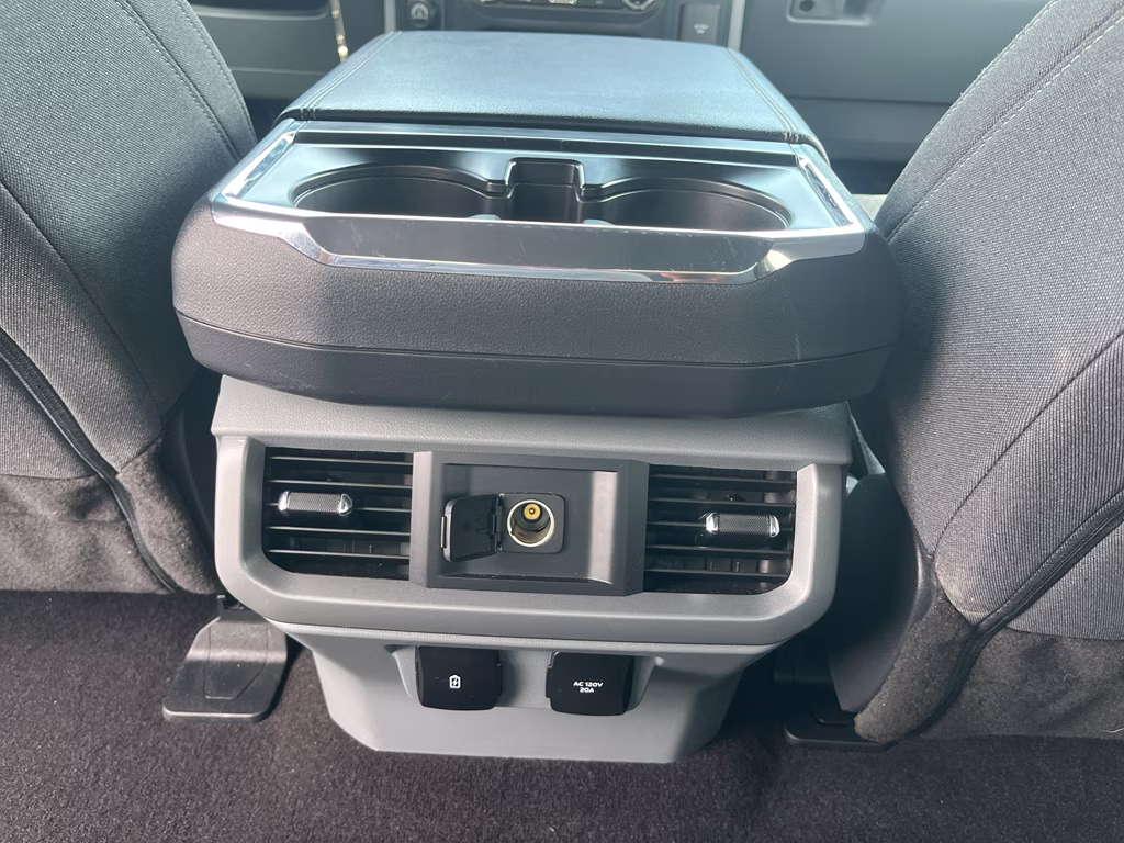 2022 Oxford White Ford F-150 XLT 4X4 Truck