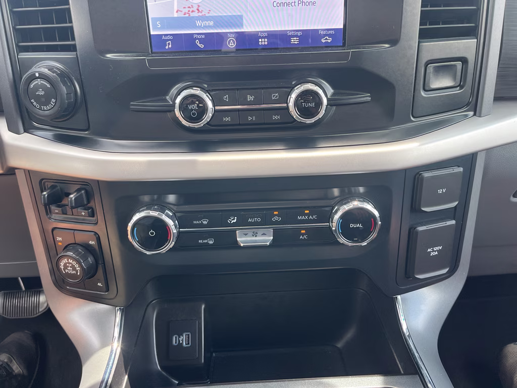 2022 Oxford White Ford F-150 XLT 4X4 Truck