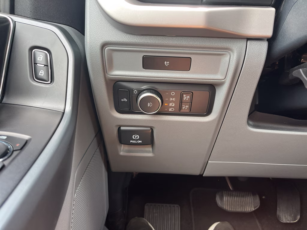 2022 Oxford White Ford F-150 XLT 4X4 Truck