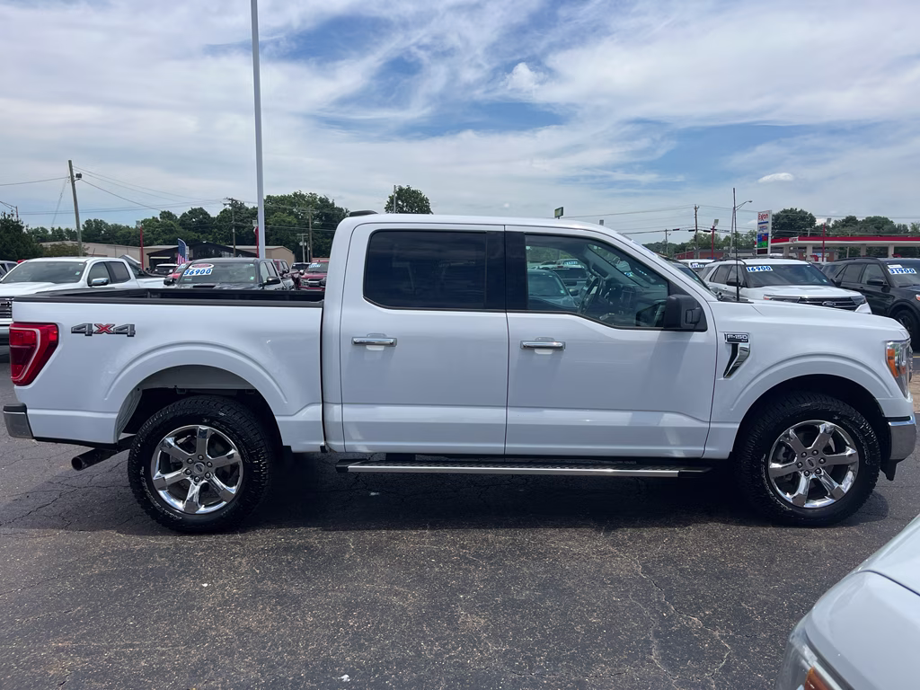 2022 Oxford White Ford F-150 XLT 4X4 Truck