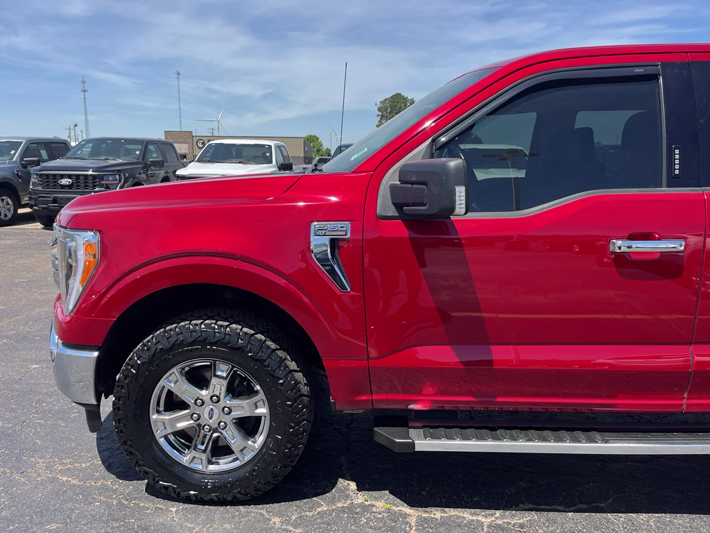 2022 Rapid Red Metallic Tinted Clearcoat Ford F-150 XLT 4X4 Truck