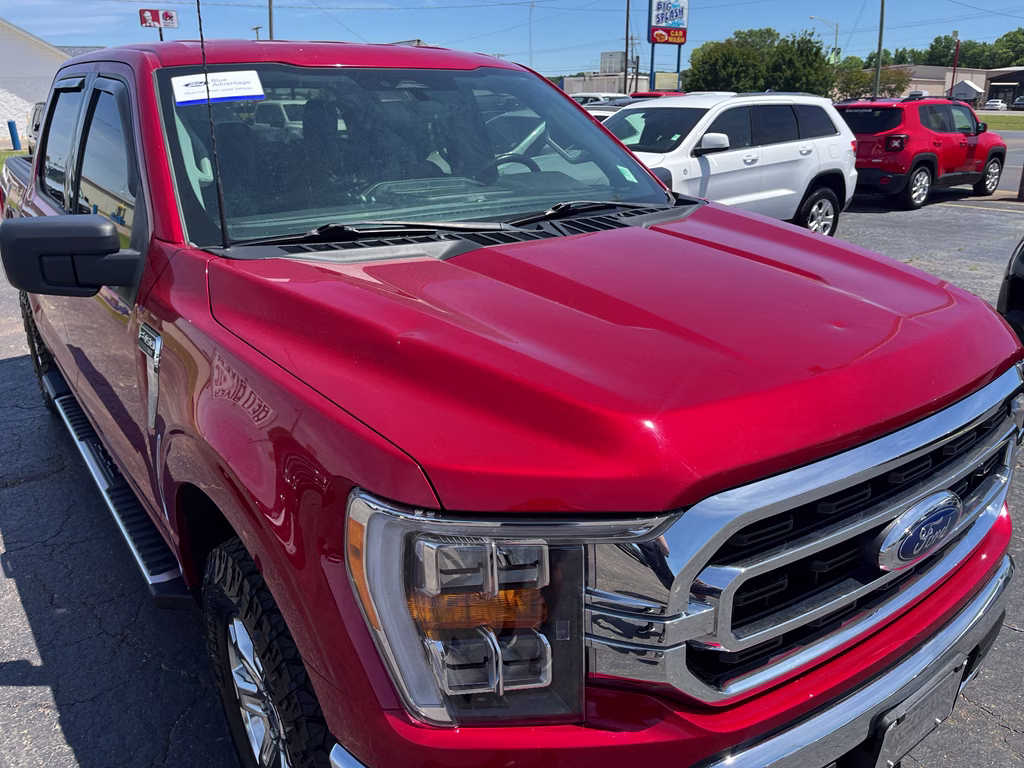 2022 Rapid Red Metallic Tinted Clearcoat Ford F-150 XLT 4X4 Truck