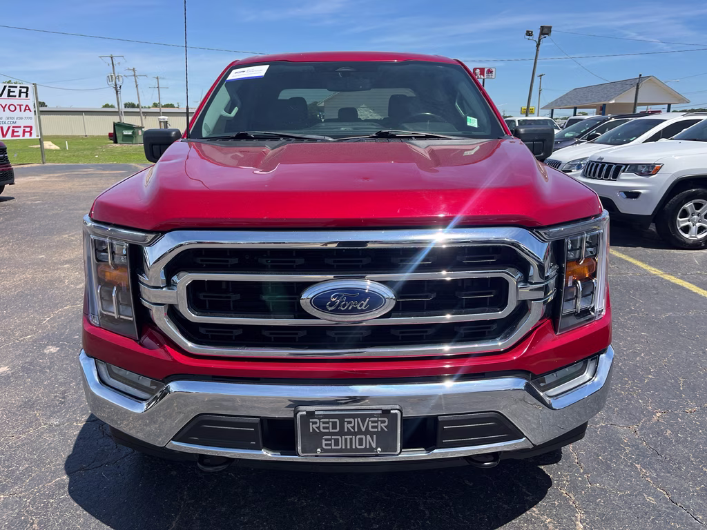 2022 Rapid Red Metallic Tinted Clearcoat Ford F-150 XLT 4X4 Truck