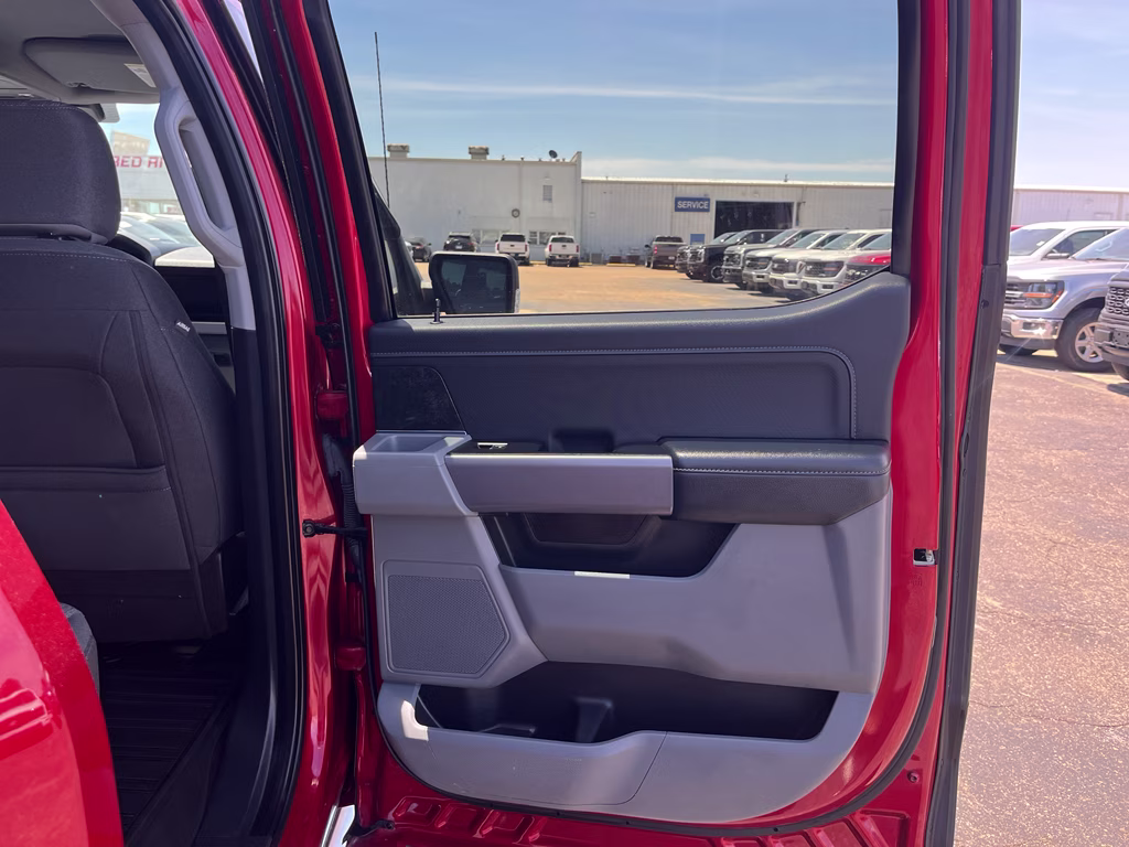2022 Rapid Red Metallic Tinted Clearcoat Ford F-150 XLT 4X4 Truck