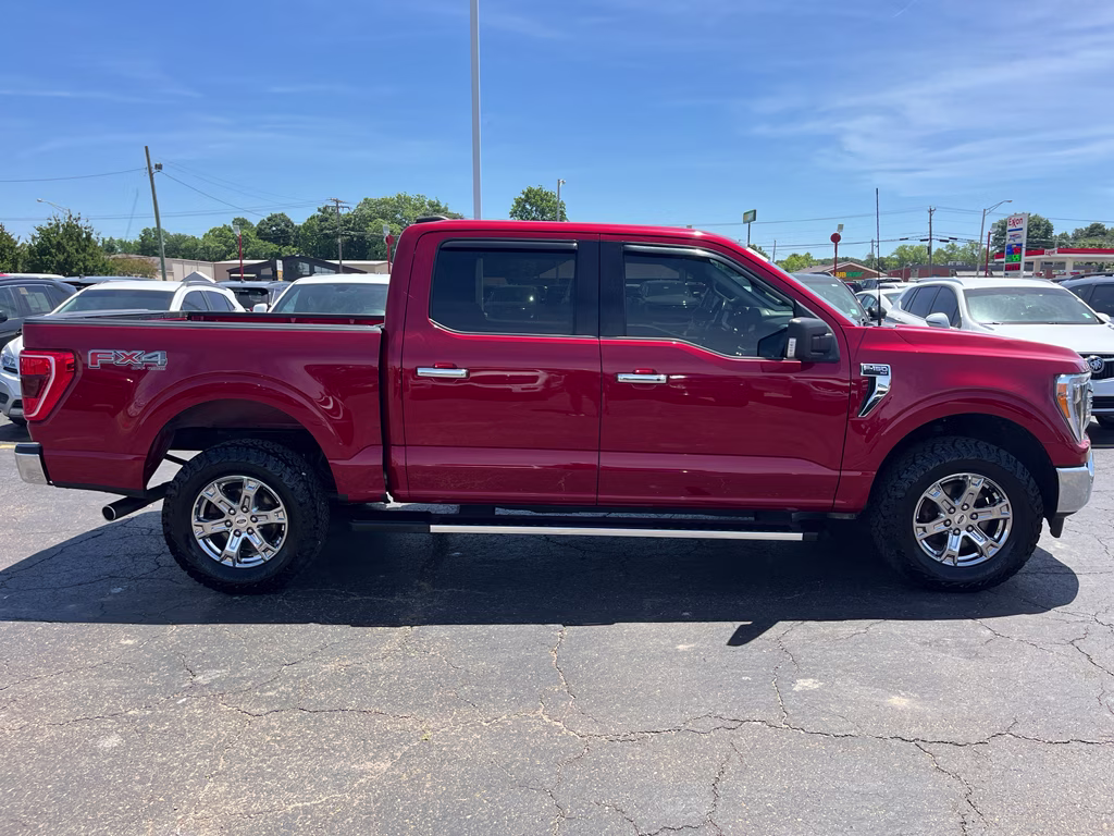 2022 Rapid Red Metallic Tinted Clearcoat Ford F-150 XLT 4X4 Truck