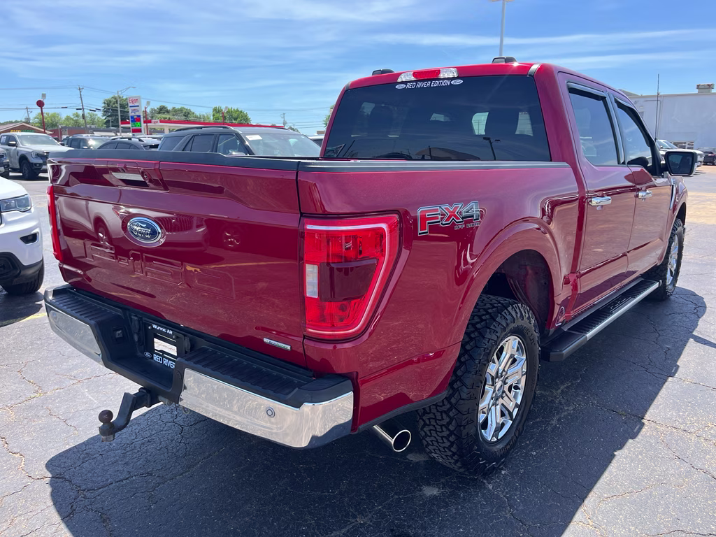 2022 Rapid Red Metallic Tinted Clearcoat Ford F-150 XLT 4X4 Truck