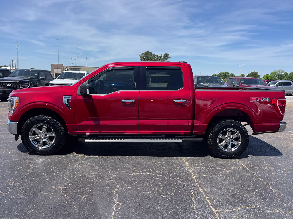 2022 Rapid Red Metallic Tinted Clearcoat Ford F-150 XLT 4X4 Truck