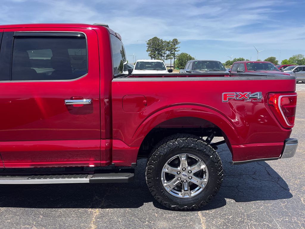 2022 Rapid Red Metallic Tinted Clearcoat Ford F-150 XLT 4X4 Truck