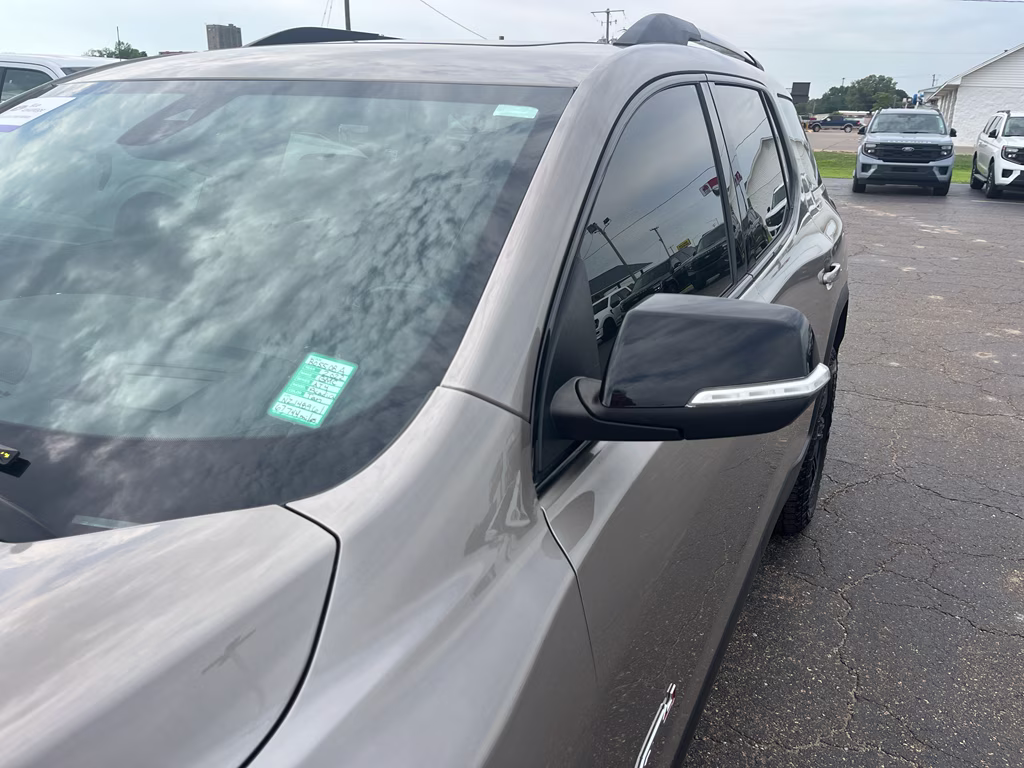 2022 Light Stone Metallic GMC Acadia AT4 AWD SUV