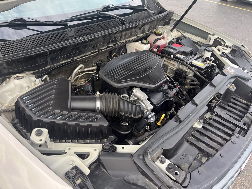 2022 Light Stone Metallic GMC Acadia AT4 AWD SUV