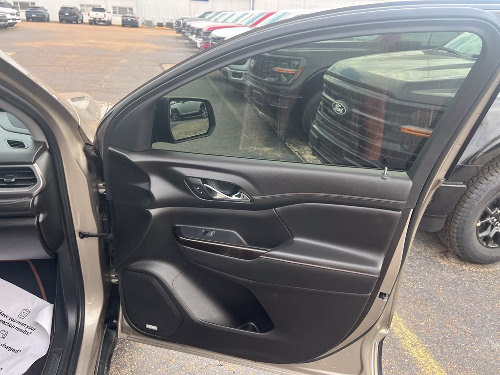 2022 Light Stone Metallic GMC Acadia AT4 AWD SUV