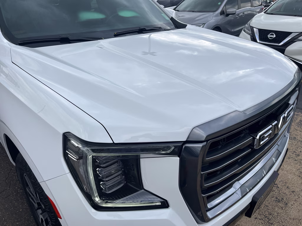 2023 Summit White GMC Yukon AT4 4X4 SUV