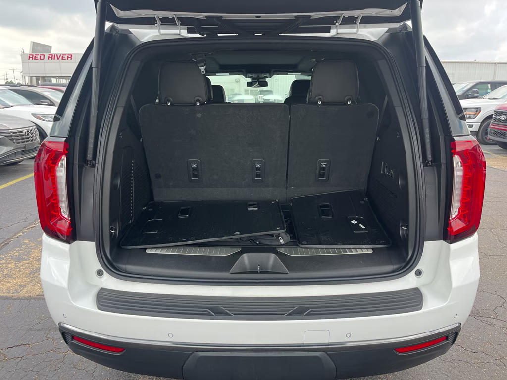 2023 Summit White GMC Yukon AT4 4X4 SUV