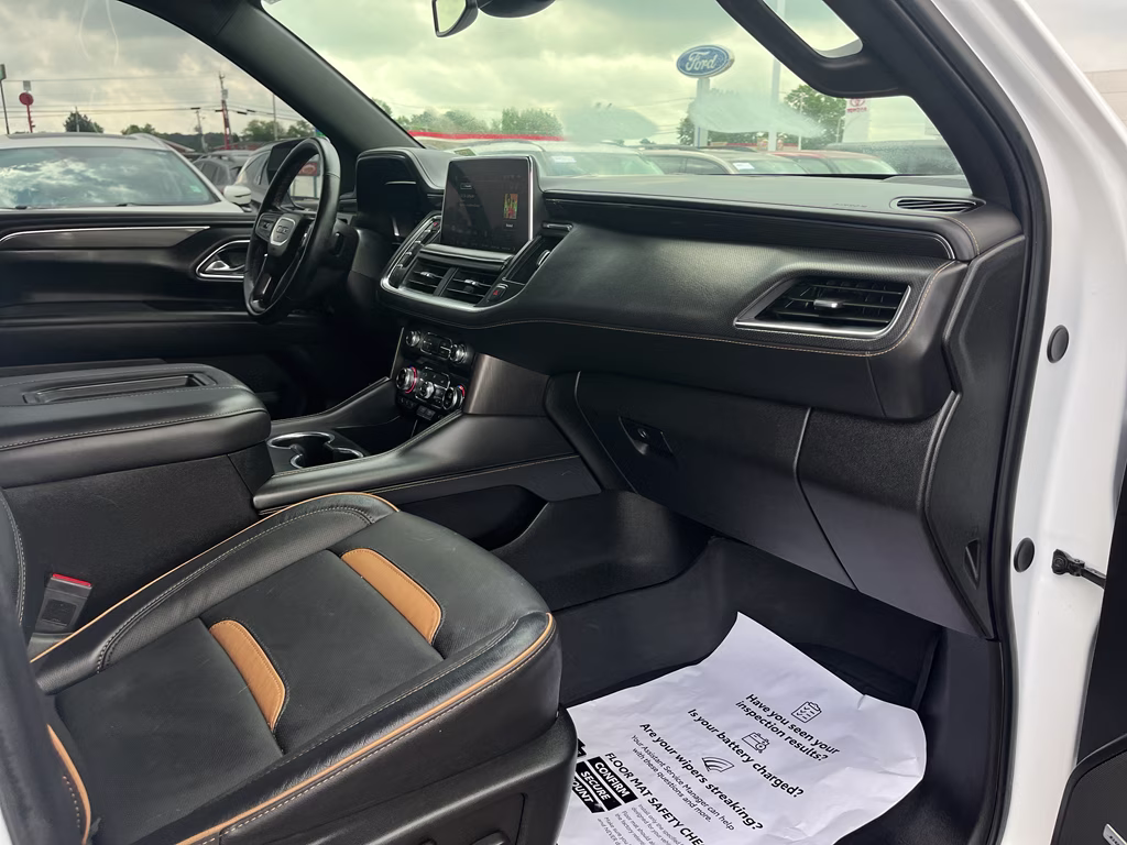 2023 Summit White GMC Yukon AT4 4X4 SUV