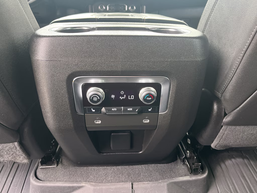 2023 Summit White GMC Yukon AT4 4X4 SUV