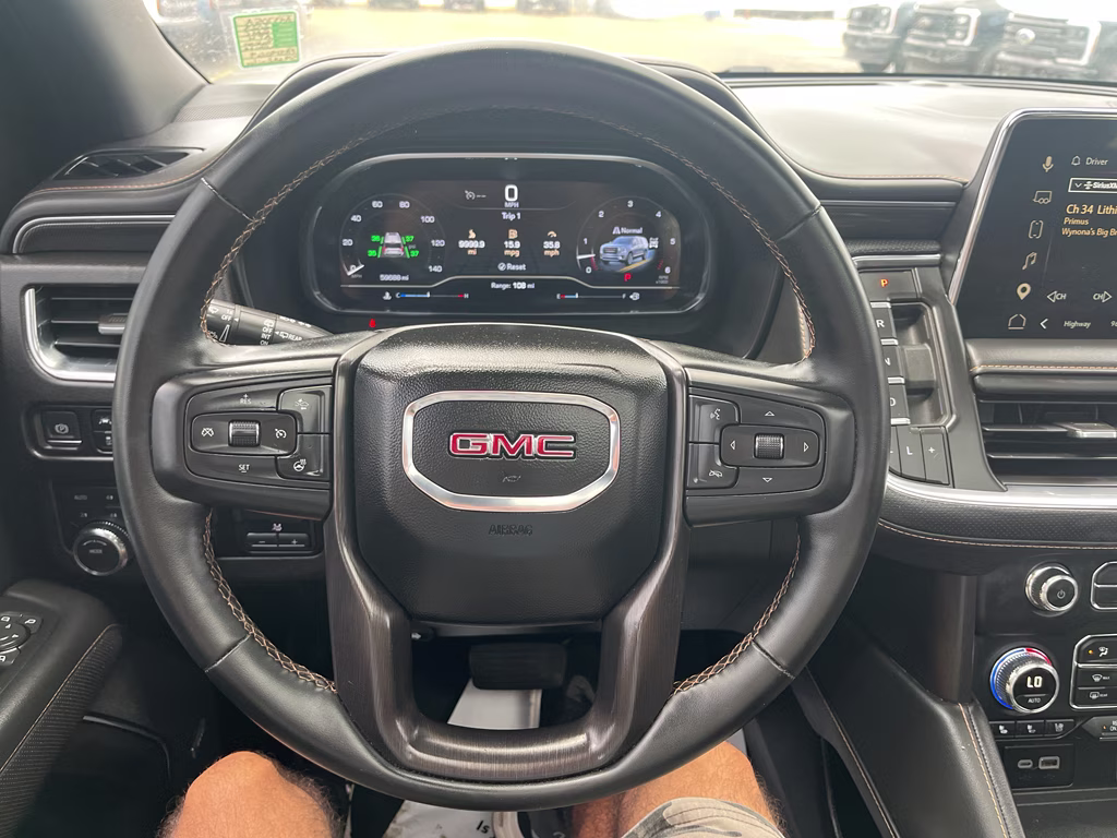 2023 Summit White GMC Yukon AT4 4X4 SUV