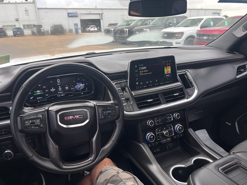 2023 Summit White GMC Yukon AT4 4X4 SUV