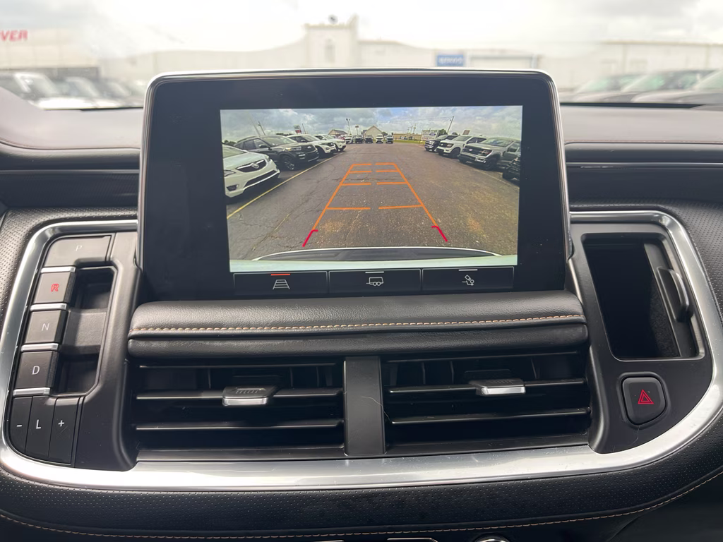 2023 Summit White GMC Yukon AT4 4X4 SUV