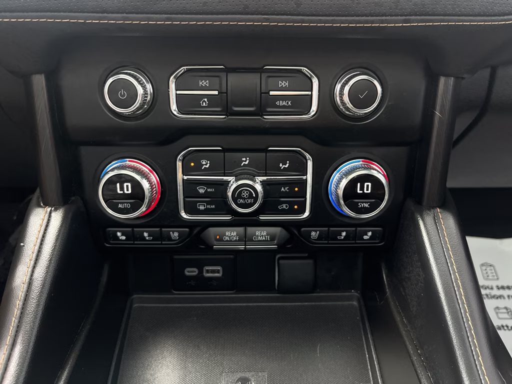 2023 Summit White GMC Yukon AT4 4X4 SUV