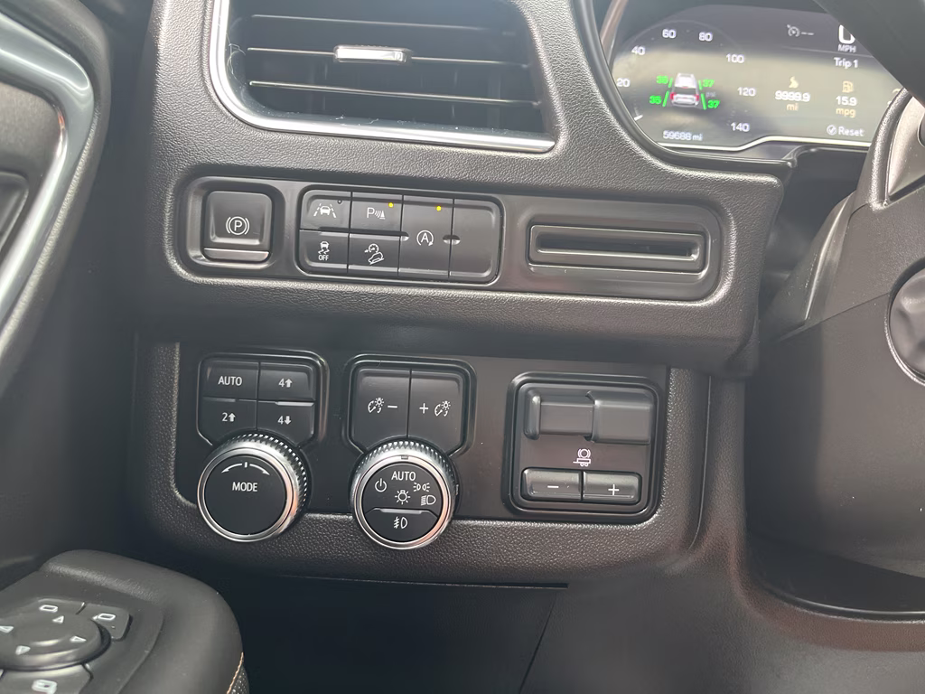 2023 Summit White GMC Yukon AT4 4X4 SUV