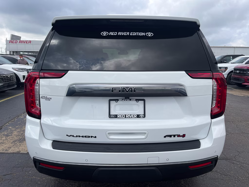 2023 Summit White GMC Yukon AT4 4X4 SUV