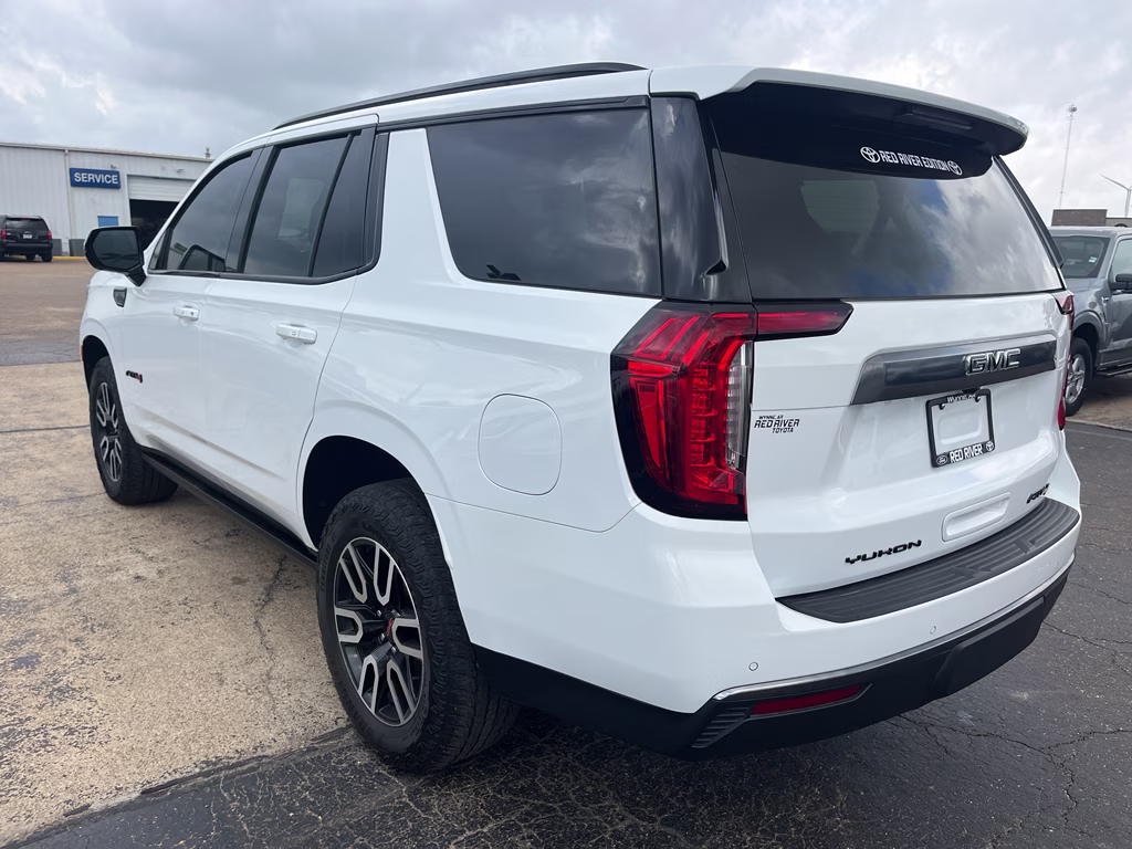 2023 Summit White GMC Yukon AT4 4X4 SUV
