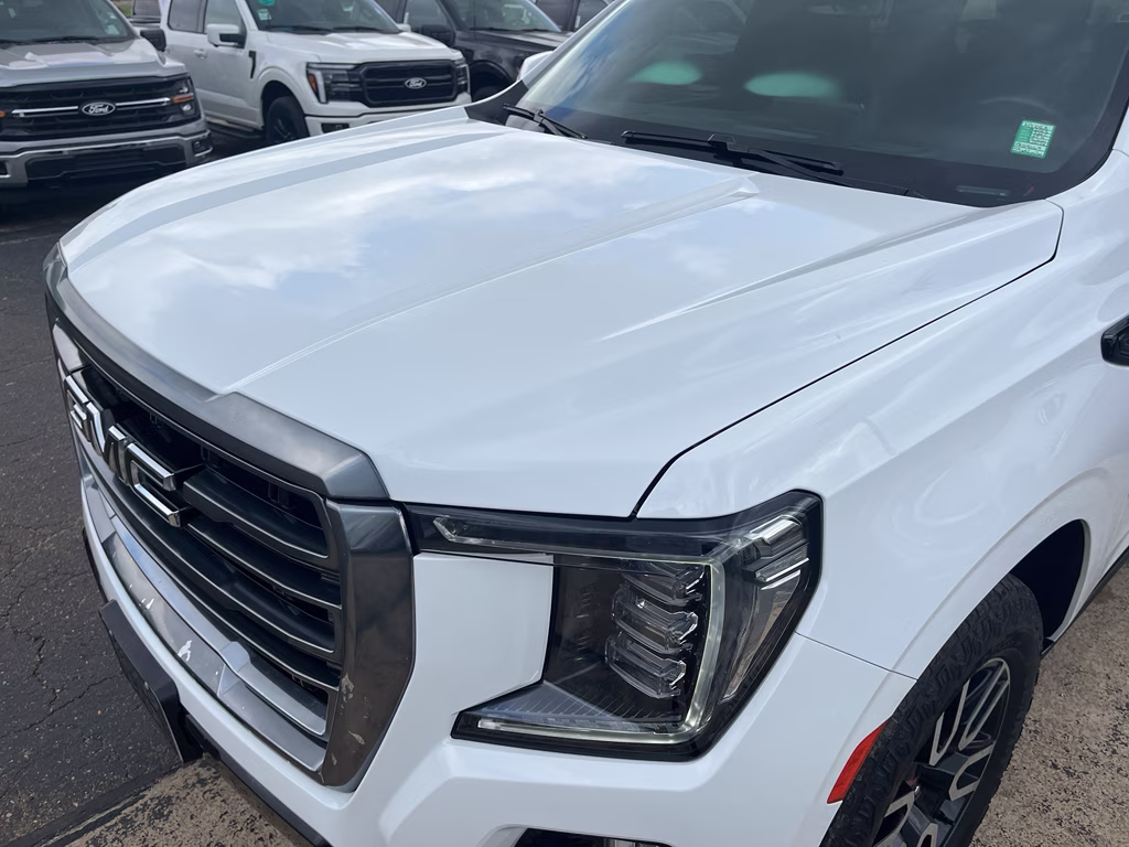 2023 Summit White GMC Yukon AT4 4X4 SUV