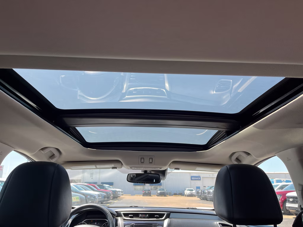 2019 Pearl White Tricoat Nissan Murano SL FWD SUV