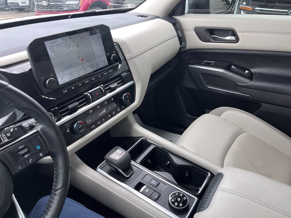 2022 Gun Metallic Nissan Pathfinder SL 4X4 SUV