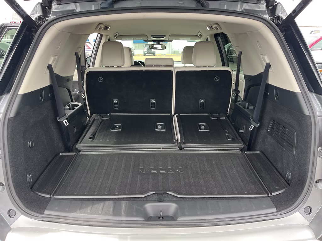 2022 Gun Metallic Nissan Pathfinder SL 4X4 SUV