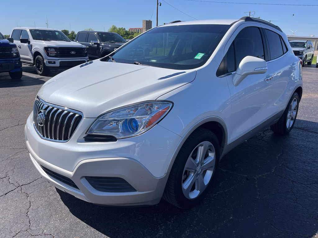 2015 White Pearl Tricoat Buick Encore Base FWD SUV