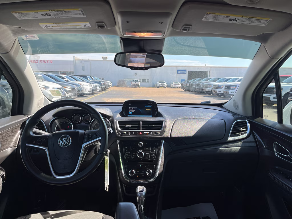 2015 White Pearl Tricoat Buick Encore Base FWD SUV